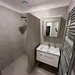 Apartment Zizkov - Dz Rent *